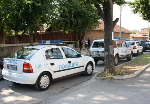 Бандит окупира чужда къща