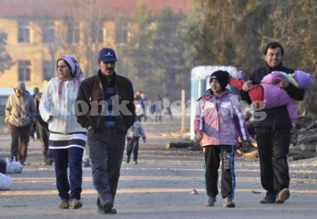 Спипаха 11 бежанци пред царския дворец в Баня