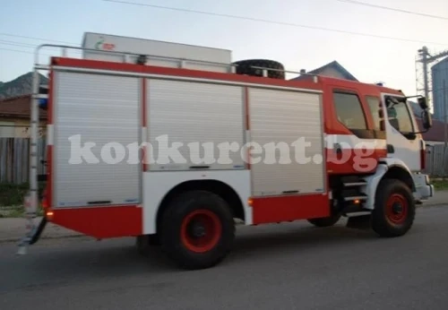 Късо съединение запали стопанска постройка