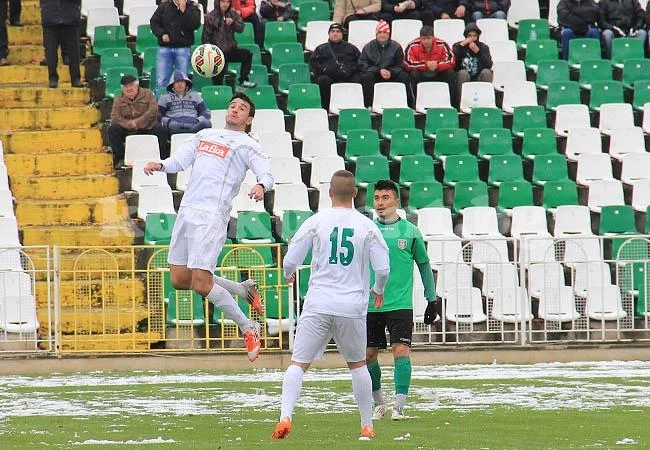 Ботев падна от Пирин в мач с 2 пропуснати дузпи и червен картон