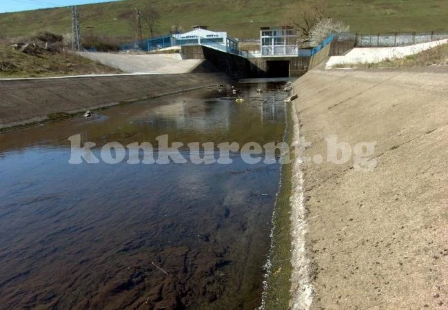 Властите на крак заради взривове край язовир „Огоста”