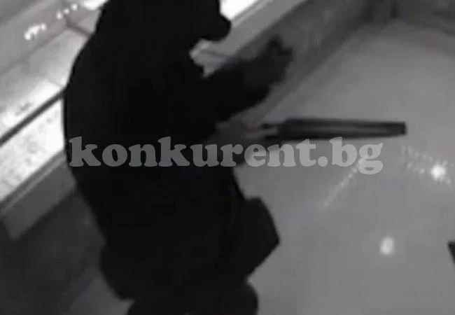 Вижте как се ограбват бижута за 35 секунди! (ВИДЕО)