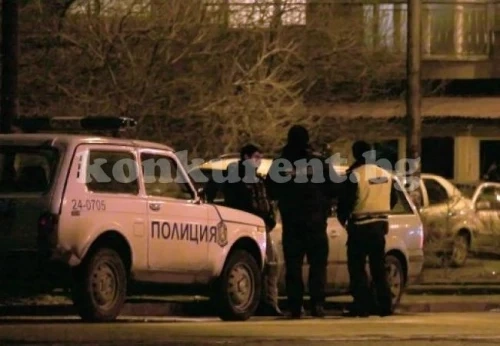 Автокрадец избяга под носа на ченгета