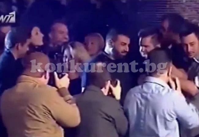 Гърция на крака пред Азис