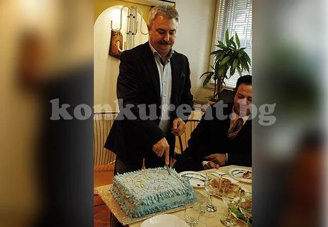 12 баници и 6 торти за рождения ден на Златко Живков