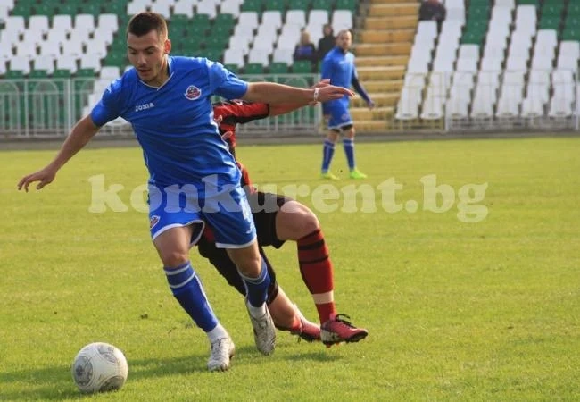 Тони Здравков взе и Пейчев за лагер-сбора на младежите