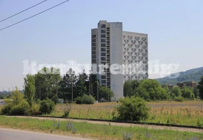 Отдават под наем закусвалня в ученическото градче