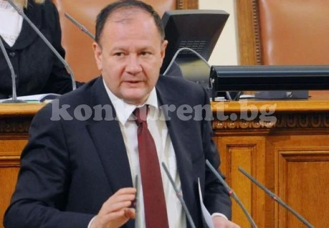Миков критикува спирането строежа на пътя за Дунав мост 2