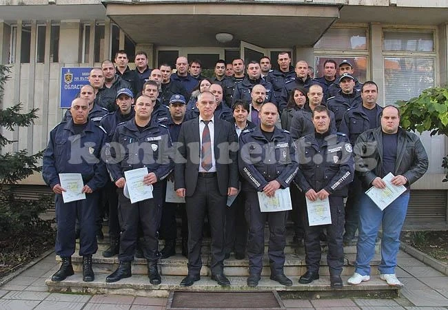 53-ма служители на полицията във Враца с награда за празника