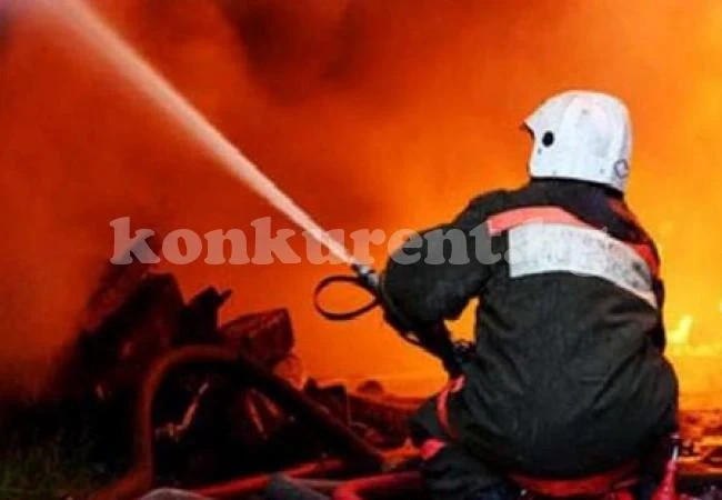 Горя селскостопанска постройка в Мадан