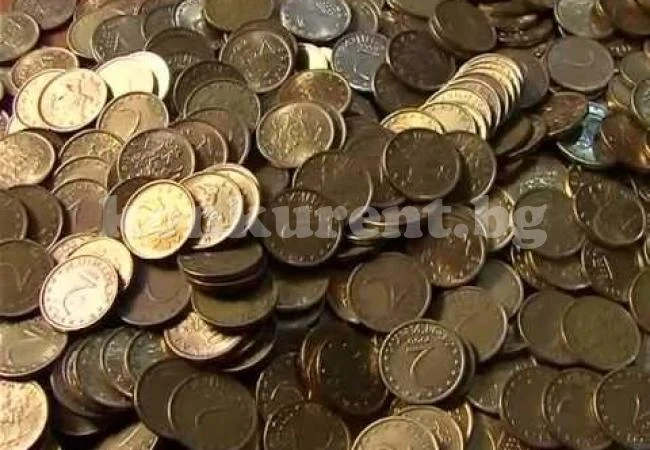 Крадец задигна буркан с жълти стотинки