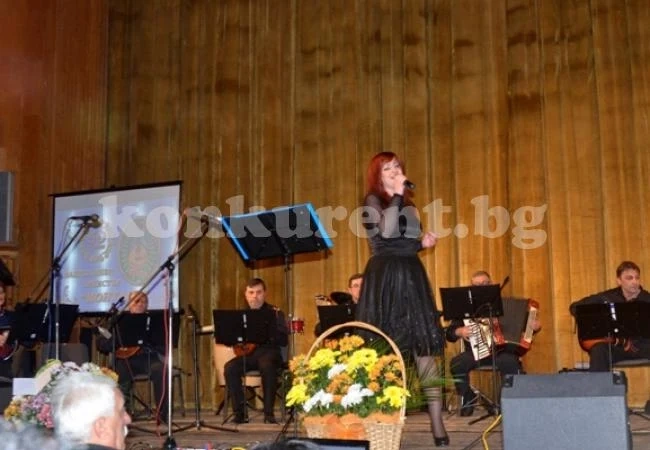 Мандолини „взривиха” Монтана