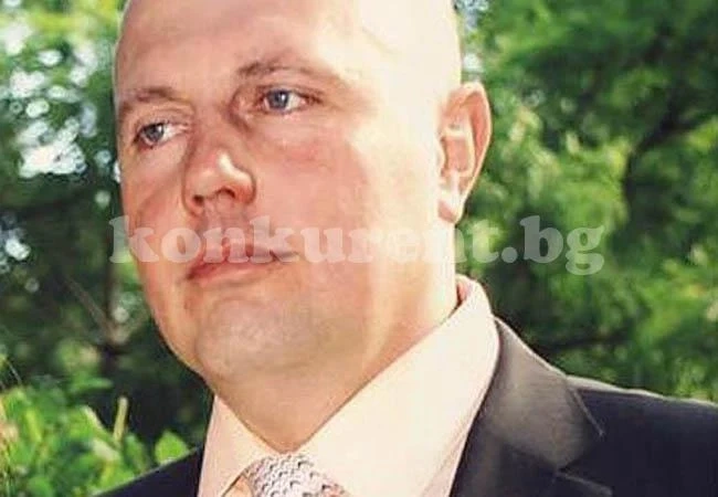 Шеф на КАТ спаси живота на мъж, задавил се с баничка