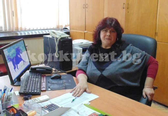Изнудват земеделска шефка с палави снимки