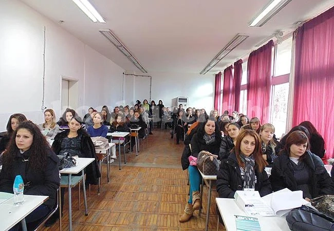 Предлагат развитие на студенти от медицинския във Враца