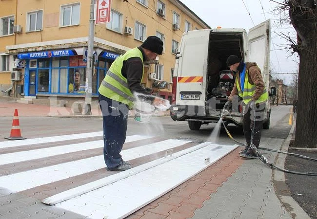 Перли и кристали по улиците във Враца