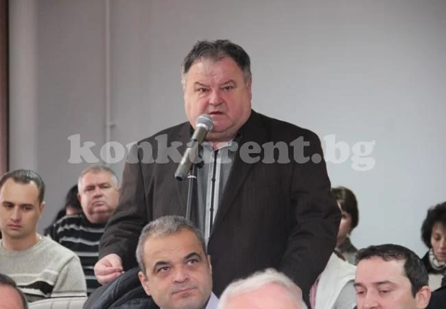 Васил Драганов не иска да слуша за водния цикъл, не го уважиха