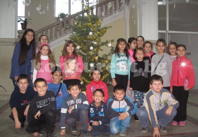 Ротари клуб зарадва децата на Мездра