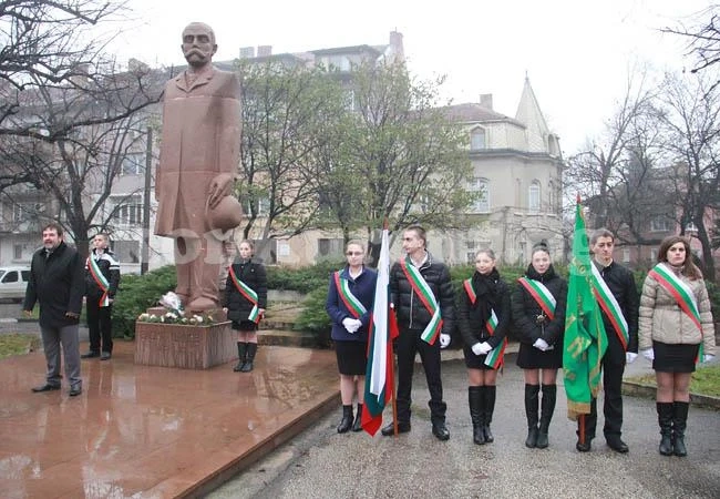 СОУ „Васил Кънчов“ отбелязва патронния си празник