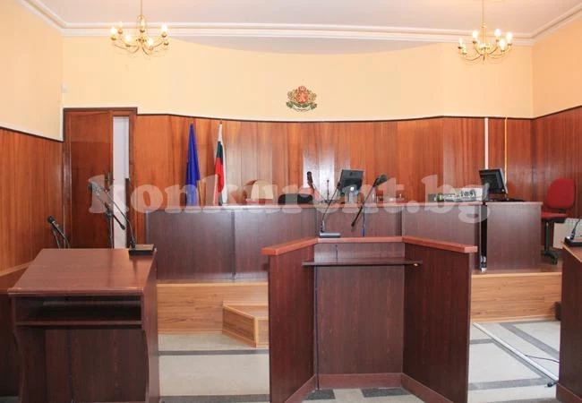 Продължава делото срещу фелдшера, обвинен в блудство
