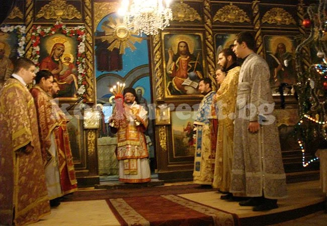 Осветиха църквата „Св. Николай“ на празника