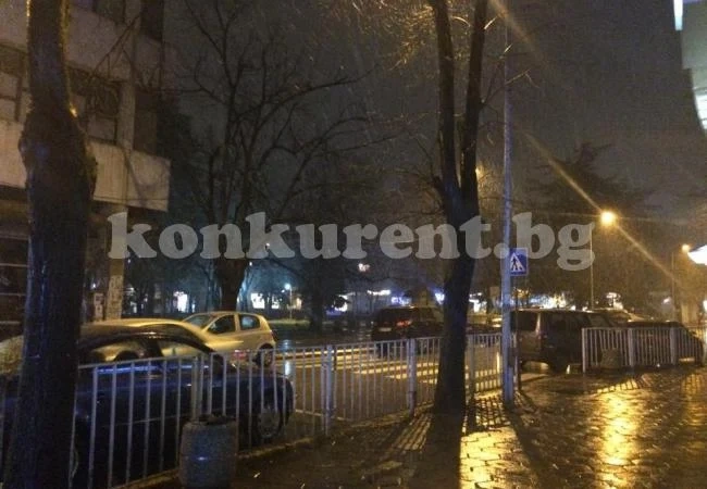 Сняг заваля във Враца