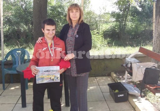Дават до 10 бона на клубове за занимания на деца в риск