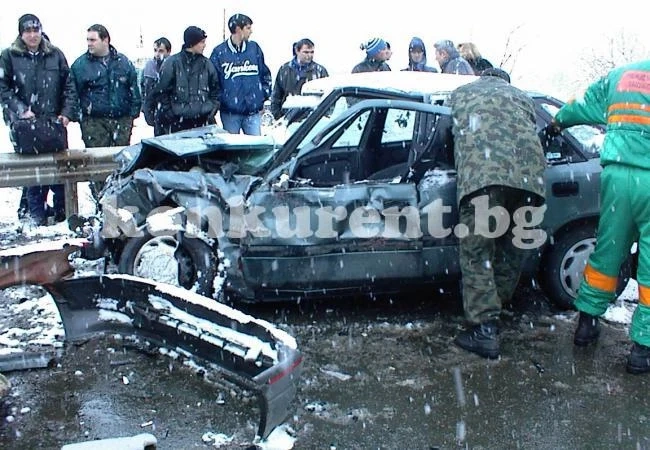 Двама в болница при автомеле по пътя за Оряхово
