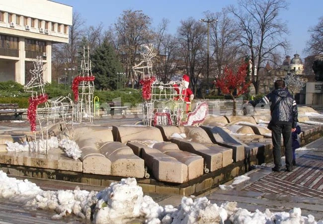 Светещи еленчета се появиха на пл. „Бдинци“
