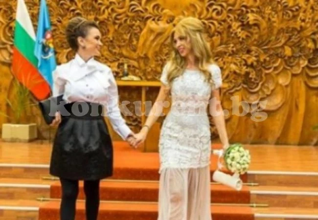 Отварачката стана кума на свекъра си (снимки)