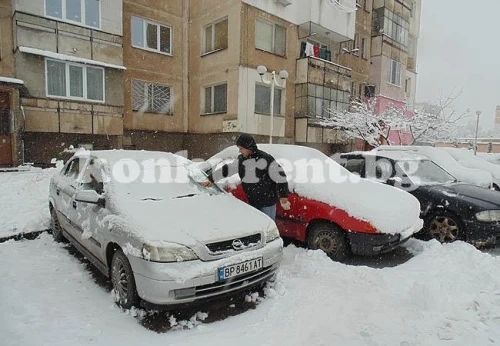 Ето колко струват разбитите стъкла на колите в \