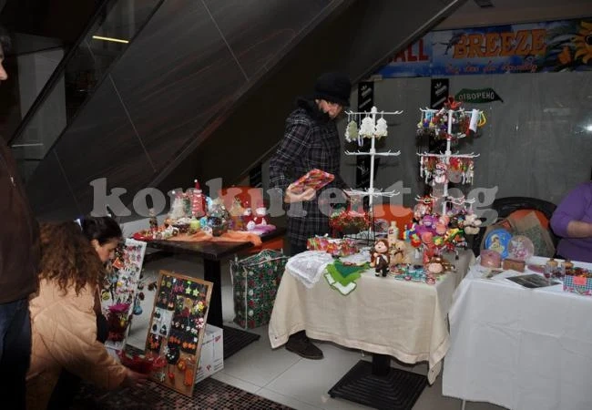 Арт -базар откриха във видинския мол