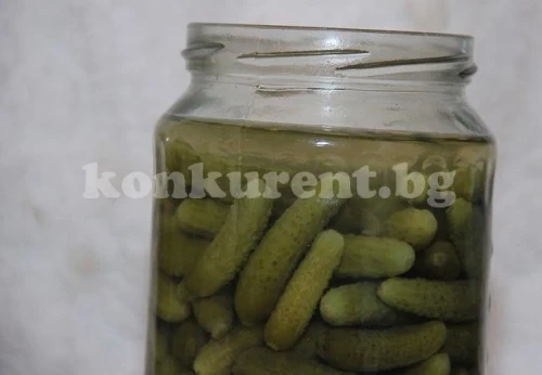 Крадци задигнаха пръскачка и се запасиха със зимнина