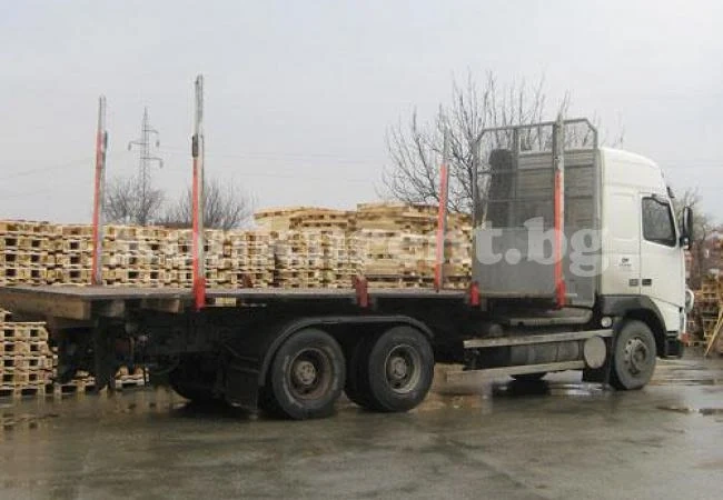 Склададжийка потроши тазобедрена става при разтоварване