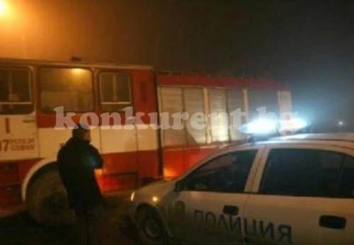 Кола горя във Враца