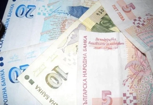 Присъда за счетоводителка, свила пари от школска каса