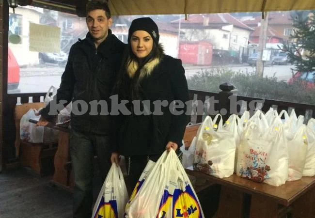 Фолкпевицата Александра се включи в благотворителна инициатива за пенсионери