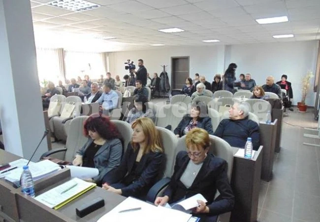 Съветниците от Враца развързаха кесиите в края на годината