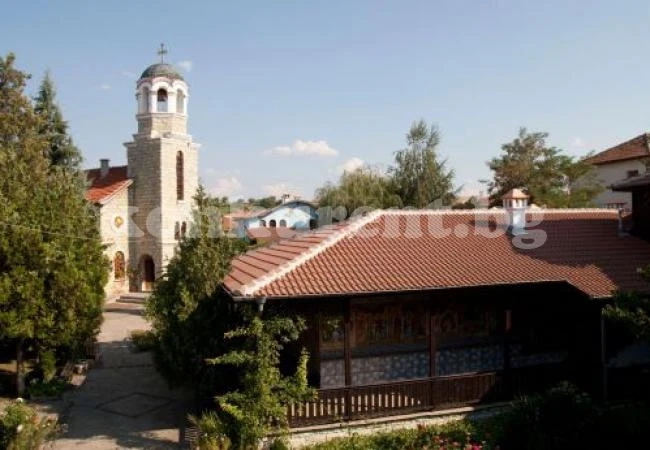 14 години църква храни християни и мюсюлмани