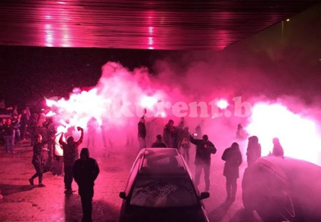 BOYS VIDIN спретнаха „червено” парти на брега на Дунав