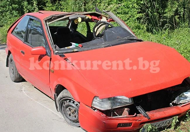 Две коли се удариха в село Остров