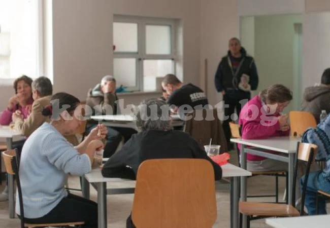 Бездомните в Русе останаха без обяд