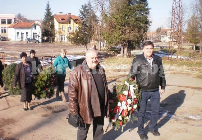 В Осен почетоха Христо Ботев