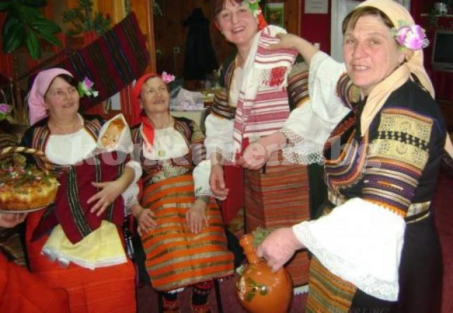 Днес празнуваме Бабинден
