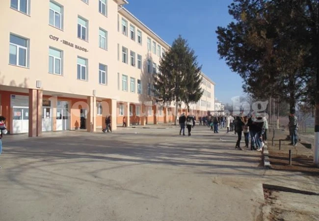Образователното министерство обявява конкурси за директори