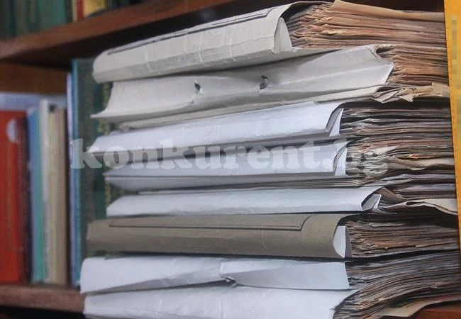 Връщат на работа уволнена служителка в читалище, скъсала детски рисунки