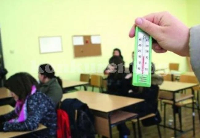 Родител се оплака за студ в класна стая