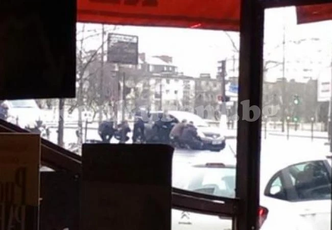 Заложниците в еврейското магазинче са петима, полицията ще щурмува всеки момент
