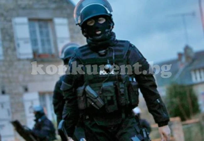 Заповед до френските полицаи: Носете оръжието си постоянно, терористите са се активизирали