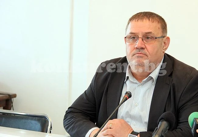 Банчев: Спирането на влаковете е правилно решение